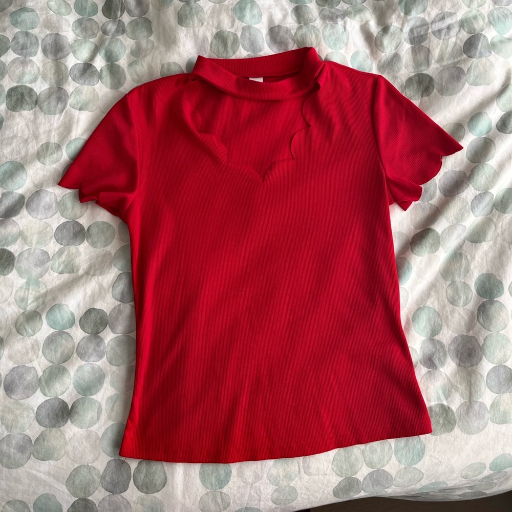 Super cute red top with collar and scallop details